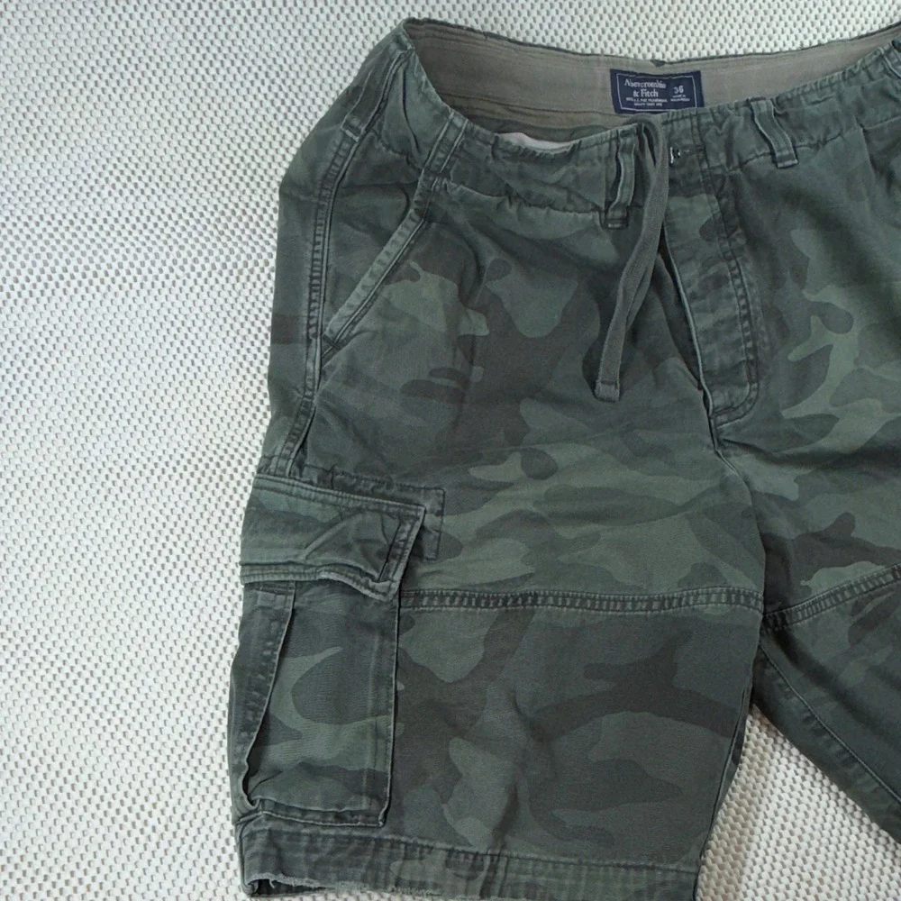 Abercrombie & Fitch Men's Green Camo Cargo Shorts Cotton Canvas Flat Front
